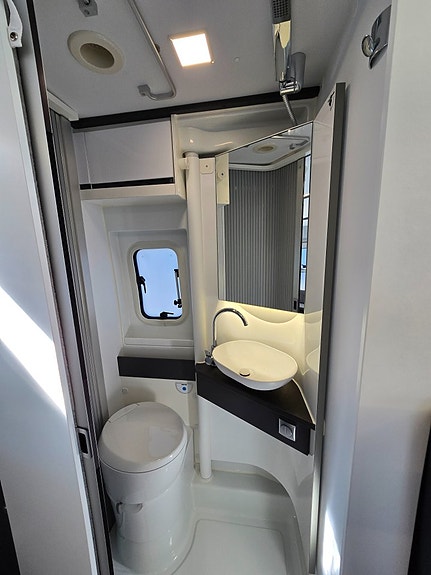 Adria TWIN 640 SLB SUPREME 15 of 16