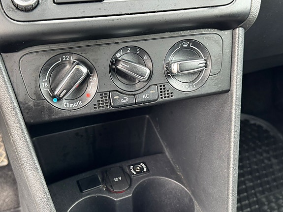 Volkswagen Polo 11 of 14