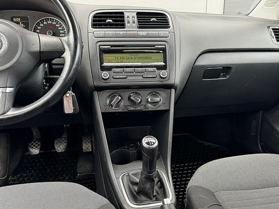 Volkswagen Polo 9 of 14