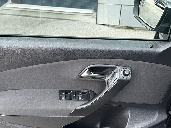 Volkswagen Polo 12 of 14
