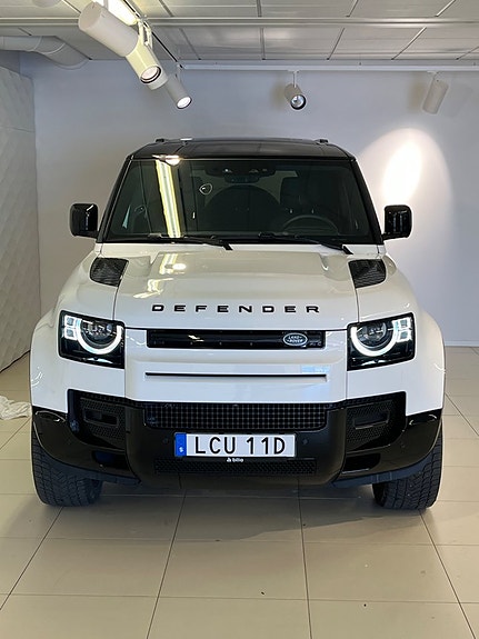 Land Rover Defender 110 2 of 9
