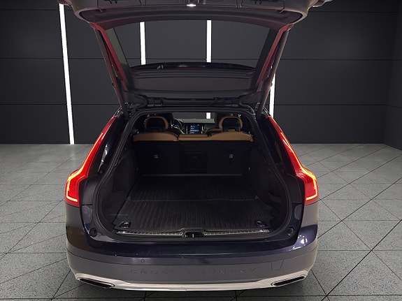 Volvo V90 Cross Country 13 of 30