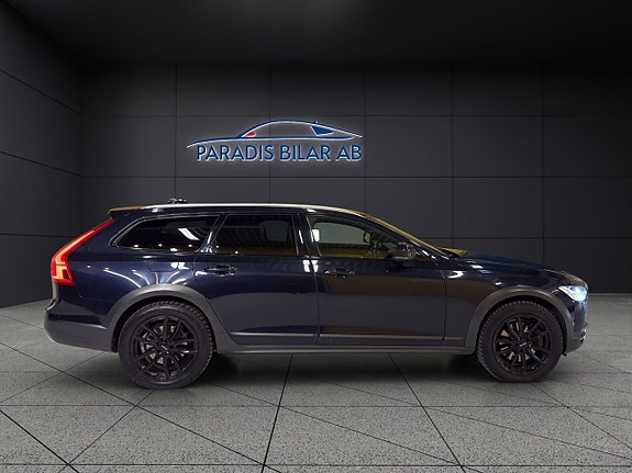 Volvo V90 Cross Country 6 of 30