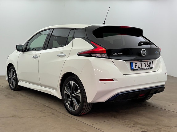 Nissan Leaf 4 of 5