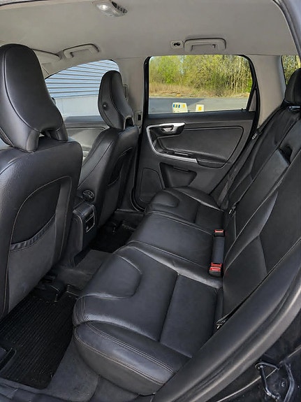 Volvo XC60 8 of 13