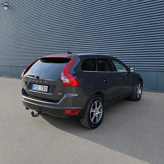 Volvo XC60 3 of 13