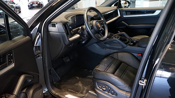 Porsche Cayenne Coupe 10 of 10