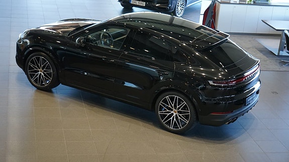 Porsche Cayenne Coupe 4 of 5