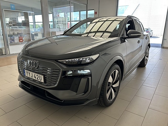 Audi Q6 e-tron 3 of 5