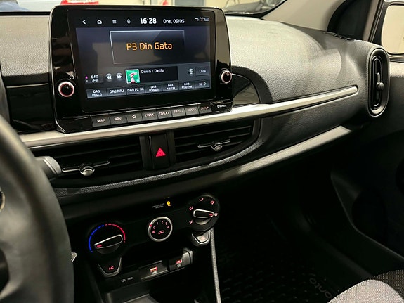 Kia Picanto 12 of 17