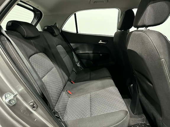 Kia Picanto 7 of 17