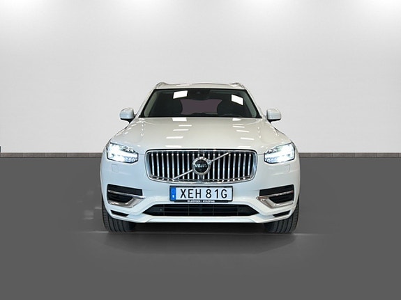Volvo XC90 2 of 5
