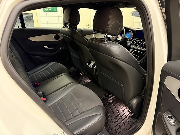 Mercedes-Benz GLC300 de 10 of 14