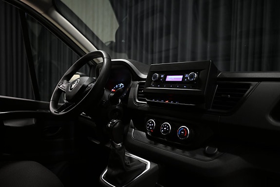 Renault Trafic 26 of 26