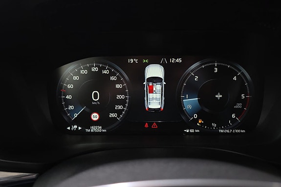 Volvo XC60 17 of 23