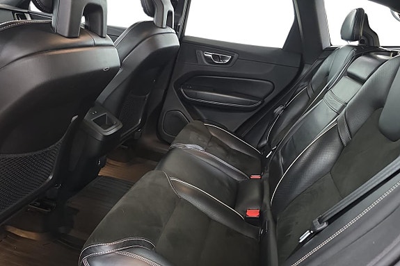 Volvo XC60 14 of 23