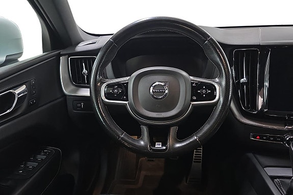 Volvo XC60 12 of 23