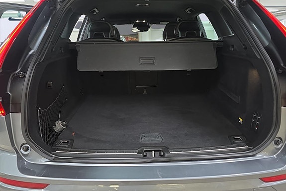 Volvo XC60 13 of 23