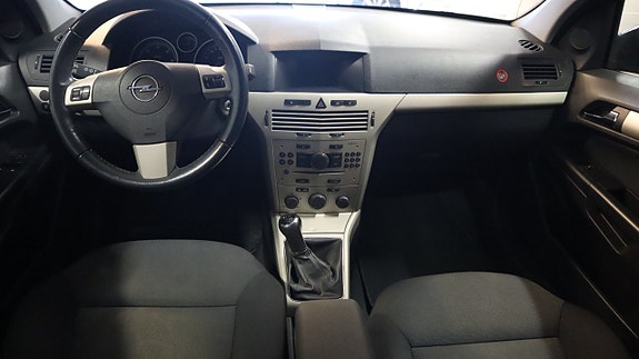 Opel Astra 7 of 8