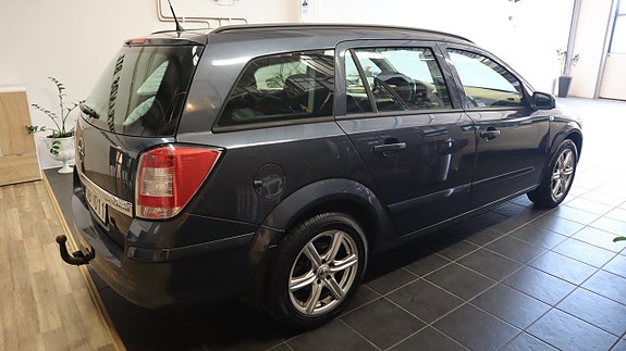 Opel Astra 4 of 5