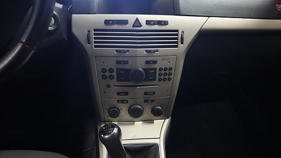 Opel Astra 8 of 8