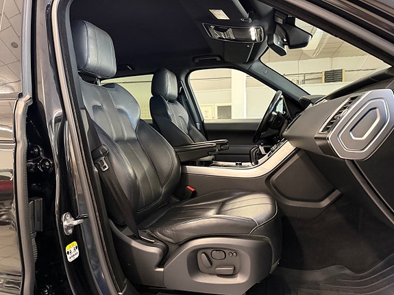 Land Rover Range Rover Sport 15 of 23