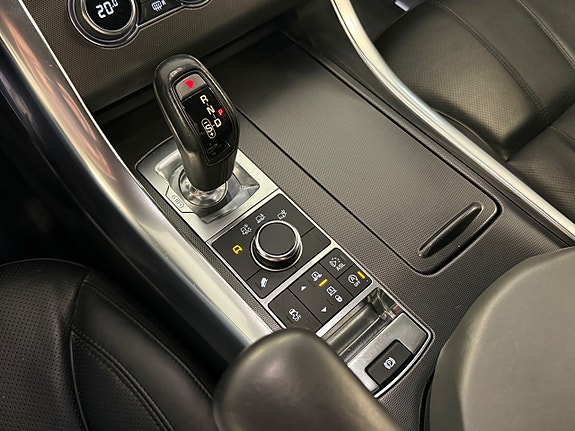 Land Rover Range Rover Sport 12 of 23
