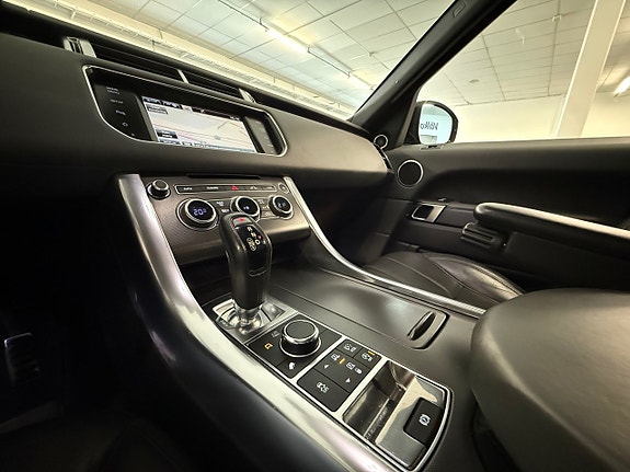Land Rover Range Rover Sport 11 of 23