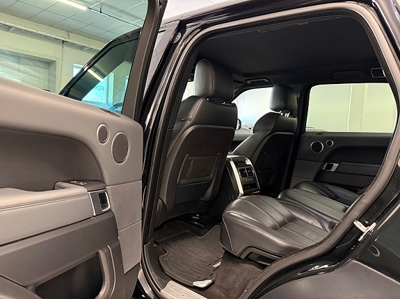 Land Rover Range Rover Sport 17 of 23
