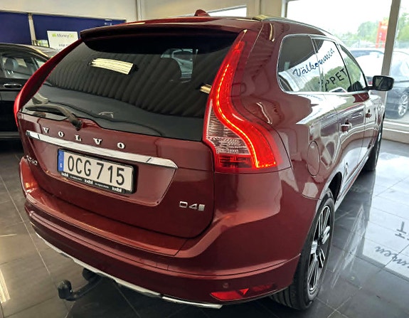 Volvo XC60 3 of 26