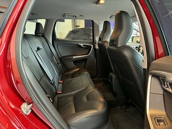 Volvo XC60 10 of 26