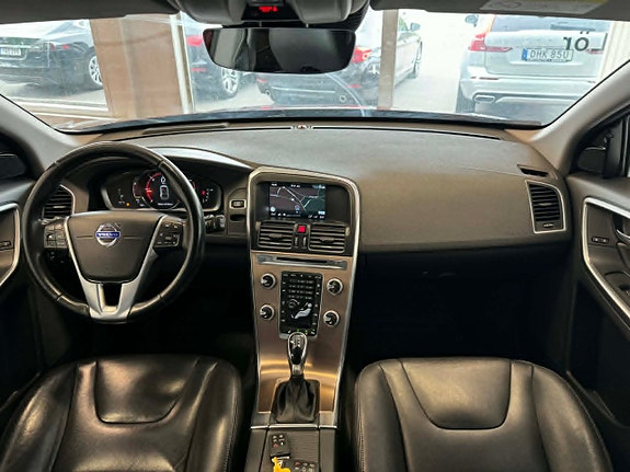 Volvo XC60 9 of 26