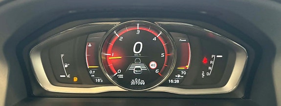 Volvo XC60 12 of 26