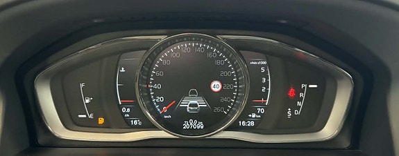 Volvo XC60 14 of 26