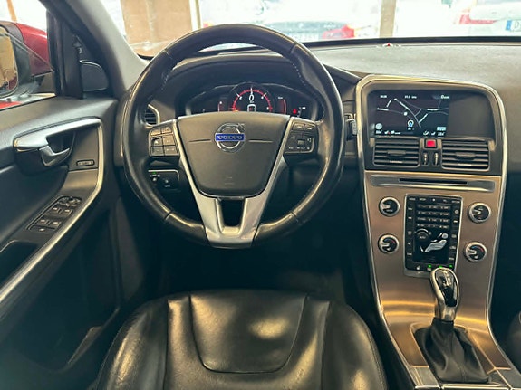 Volvo XC60 13 of 26