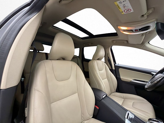 Volvo XC60 14 of 27