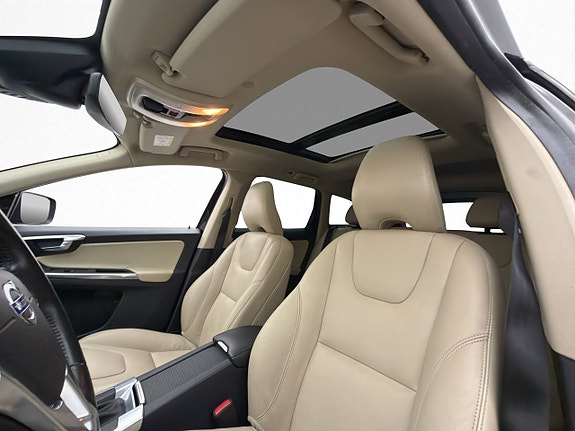 Volvo XC60 10 of 27
