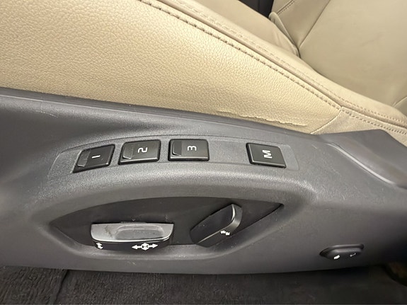 Volvo XC60 15 of 27