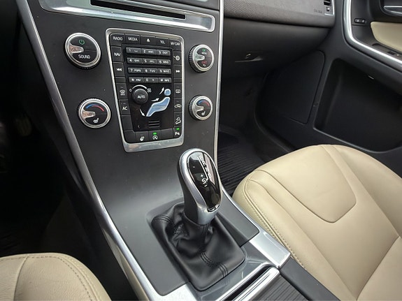 Volvo XC60 18 of 27