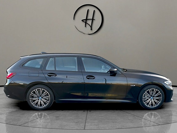 BMW 330e 9 of 30