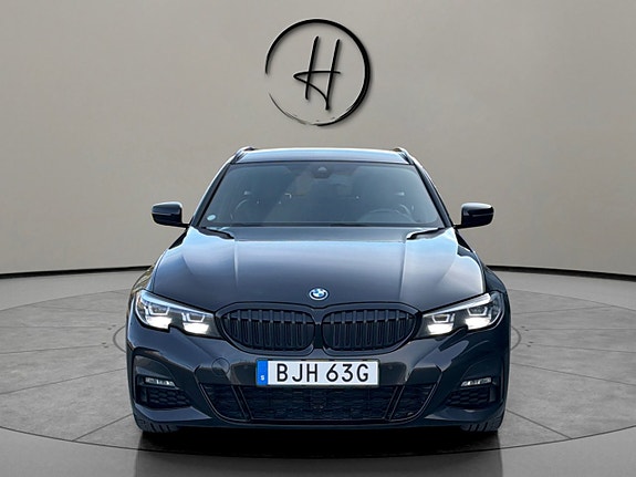 BMW 330e 4 of 30