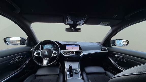 BMW 330e 11 of 30