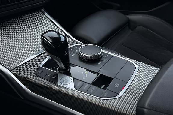 BMW 330e 14 of 30