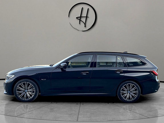 BMW 330e 8 of 30