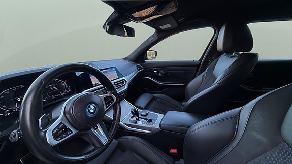 BMW 330e 10 of 30