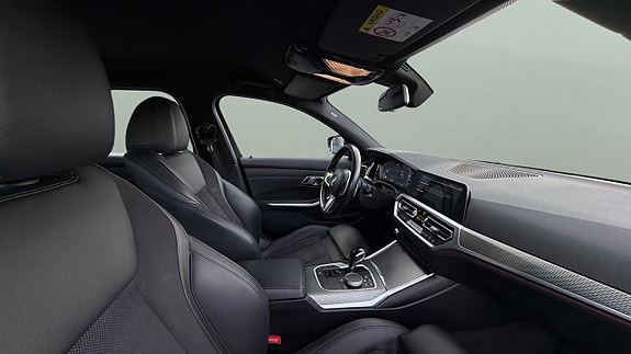 BMW 330e 12 of 30