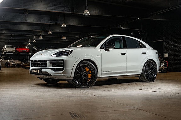 Porsche Cayenne 2 of 5