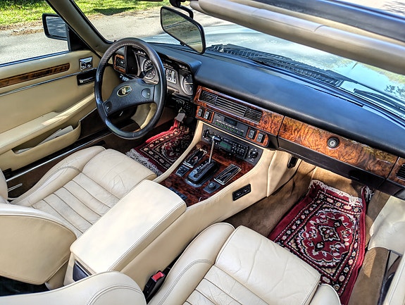 Jaguar XJS 4 of 5