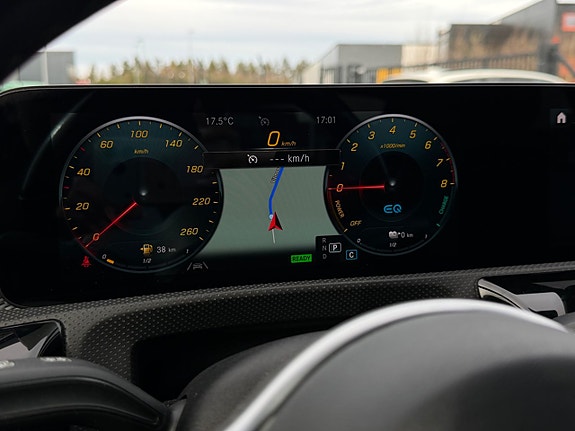 Mercedes-Benz CLA250 e 15 of 30