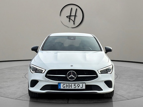 Mercedes-Benz CLA250 e 3 of 5